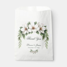 白いエレガントマグノリア冬のウェディングパインツリー フェイバーバッグ