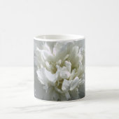 白いエレガント牡丹フローラ白い花写真 コーヒーマグカップ (中央)