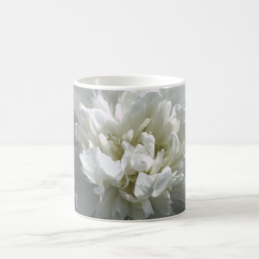 白いエレガント牡丹フローラ白い花写真 コーヒーマグカップ (中央)