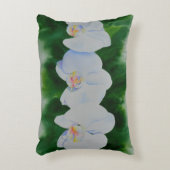 白いエレガント蘭の水の色の白い花 アクセントクッション (正面(垂直))