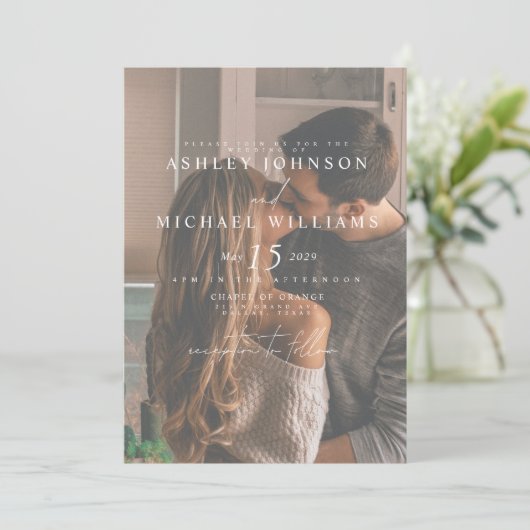 白いエレガントVellumオーバーレイ2写真 招待状 (スタンド正面)