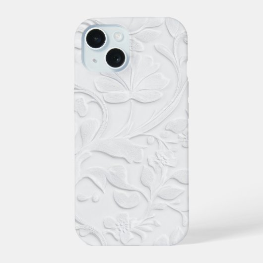 白いエンボス加工の花柄のスマホケース iPhone 15ケース (裏面)