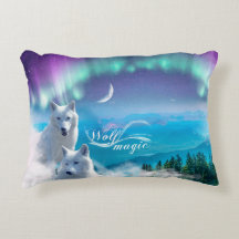 白いオオカミと北の光のペア