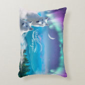 白いオオカミと北の光のペア アクセントクッション (正面(垂直))