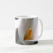 白いオランダカイウユリの花のコーヒー・マグ コーヒーマグカップ (正面右)