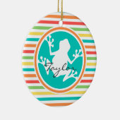 白いカエル;明るい虹のストライプ セラミックオーナメント (右)