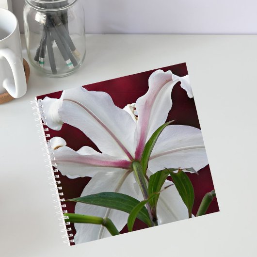 白いカシノキユリの花 フローラル ノートブック