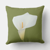 白いカラユリの花の裏庭の庭の写真 アウトドアクッション (裏面)