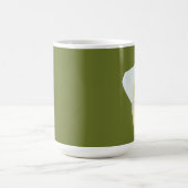 白いカラユリの花の裏庭の庭の写真 コーヒーマグカップ (中央)