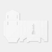 白いクイーンチェスの駒 フェイバーボックス (折り畳みなし)