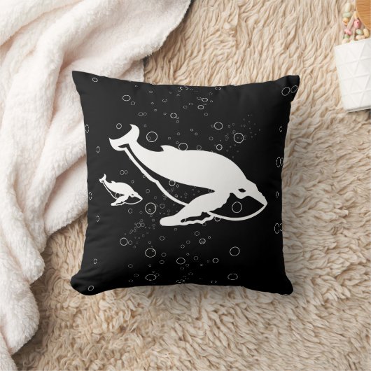 白いクジラと黒い枕の上のバブル クッション (ブランケット)
