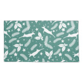 白いクリスマスの鹿と緑のクリスマスホリー 枕カバー (裏面)