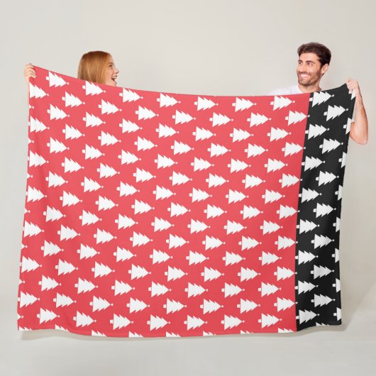 白いクリスマスツリーが並ぶ赤と黒 フリースブランケット (インサイチュ)