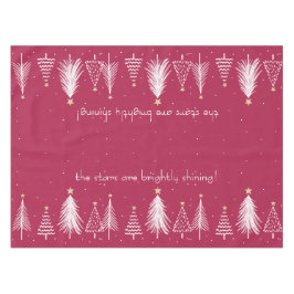 白いクリスマスツリーと赤 テーブルクロス