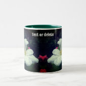 白いクリマチスの花パーソナライズされた対 ツートーンマグカップ (中央)