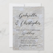 白いクリーム模様の黒いカリグラフィー結婚式 招待状 (正面)