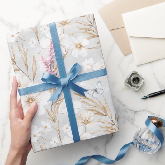 白いクリーム色の花と青い蝶の結婚前お披露目会 ラッピングペーパー (ギフト)