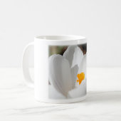 白いクロッカスの花 コーヒーマグカップ (正面左)