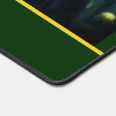 白いコスモスの花とハチパーソナライズされた デスクマット (コーナー)