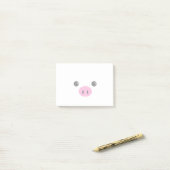 白いコブタのかわいい動物の顔のデザイン ポストイット (デスク上)