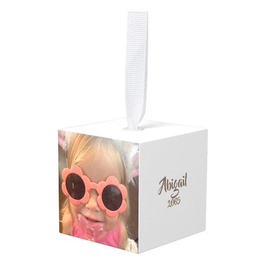 白いコラージュの子パーソナライズされた写真 キューブオーナメント (正面アングル)