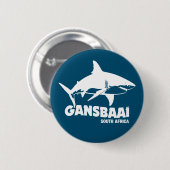 白いサメ素晴らしと泳ぐ – Gansbaai Diving 缶バッジ (正面&裏面)