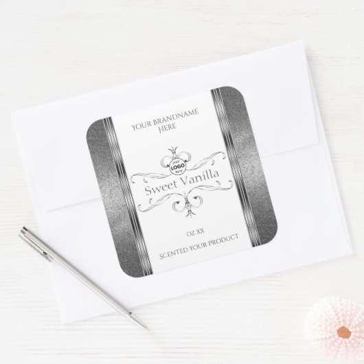 白いシルバー製品ラベル華美ロゴ付き装飾 スクエアシール (封筒)