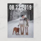 白いシンプルタイポグラフィ日付はがきを保存 案内ポストカード (正面)