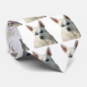 白いジャーマン・シェパードの"陰"のタイ ネクタイ (ロール)