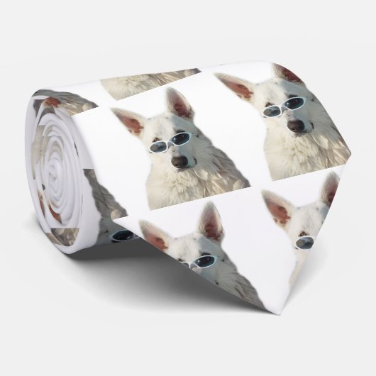 白いジャーマン・シェパードの"陰"のタイ ネクタイ (ロール)