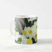 白いスイセンによってはマグが開花します コーヒーマグカップ (正面左)