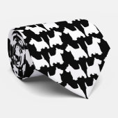 白いスコッチテリア犬の双生児はタイルパターンのシルエットを描きます ネクタイ (ロール)