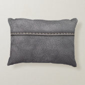 白いステッチで縫った黒い革 アクセントクッション (裏面)