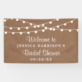 白いストリングライトがついたラスティックなクラフトスタイルの結婚前お祝い 横断幕 (横)