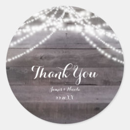 白いストリングライトと素朴木製好み ラウンドシール