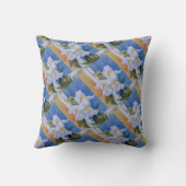 白いスナップドラゴンの枕のタイトル3つ クッション (裏面)