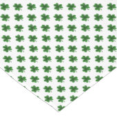 白いセントパトリックのクローバーのツートーンシャムロックの緑 ロングテーブルランナー (コーナー)