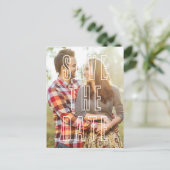 白いタイポグラフィオーバーレイ写真の保存日付 案内ポストカード (スタンド正面)