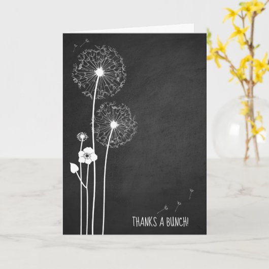 白いタンポポのブーケをチョーク感謝していボードに カード (黄色い花)