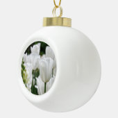 白いチューリップガーデン セラミックボールオーナメント (右)