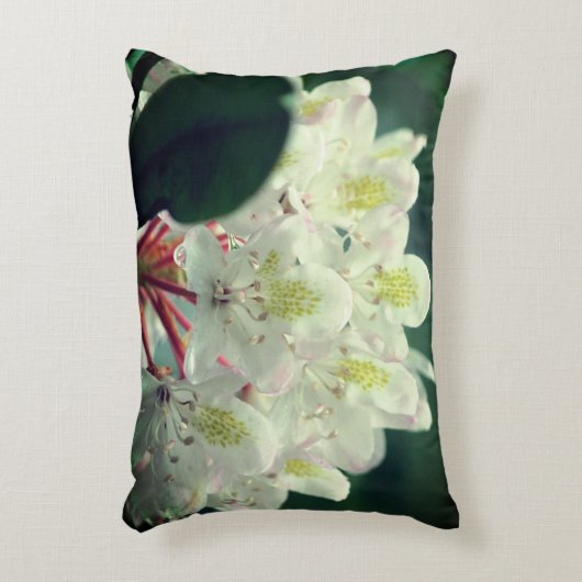 白いツツツジの雨粒の花 アクセントクッション (正面(垂直))