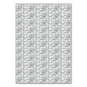 白いテクスチャの背景に、繊細で、複雑に織り交ぜられた、 テーブルナンバー (裏面)