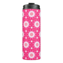 白いデイジーとピンクの背景パターン上の星