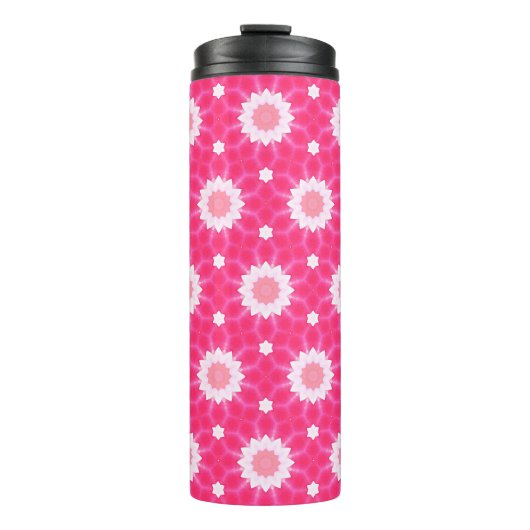 白いデイジーとピンクの背景パターン上の星 タンブラー (正面)