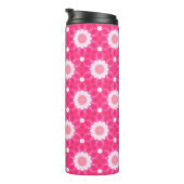 白いデイジーとピンクの背景パターン上の星 タンブラー (回転右)