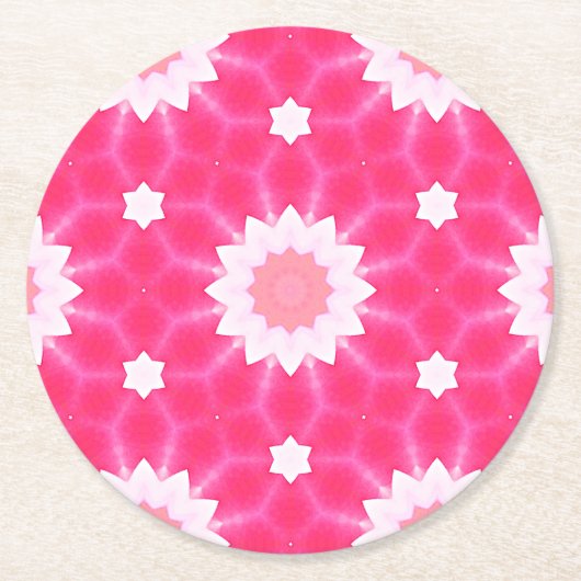 白いデイジーとピンクの背景パターン上の星 ラウンドペーパーコースター (正面)
