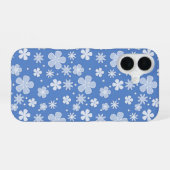 白いデイジーと青の点 iPhone 16ケース (裏面横)