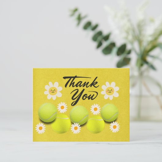 白いデイジーの花のテニスボール　ありがとう ポストカード (スタンド正面)