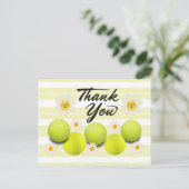 白いデイジーの花のテニスボール ありがとう ポストカード (スタンド正面)