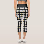 白いデイジーの花柄(黒) カプリレギンス (裏面)